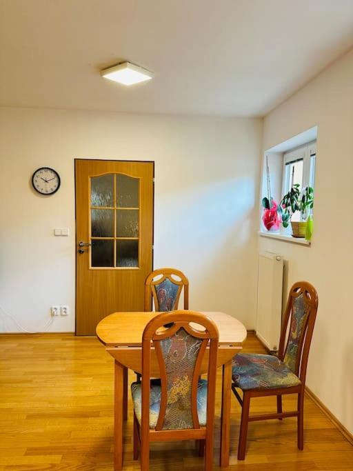 Family-Friendly Prague 5 Stay Экстерьер фото